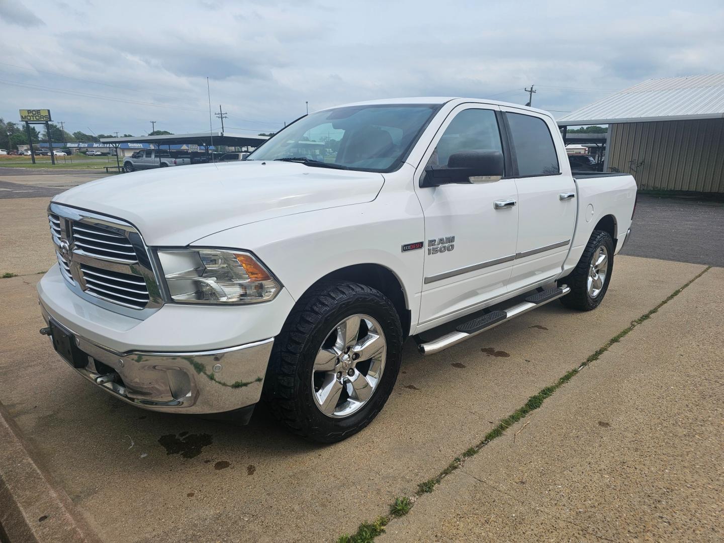 2016 WHITE RAM 1500 SLT Crew Cab SWB 4WD (1C6RR7LM3GS) with an 3.0L V6 DIESEL engine, 6A transmission, located at 533 S Seven Points BLVD, Seven Points, TX, 75143, (430) 255-4030, 32.313999, -96.209351 - Photo#0